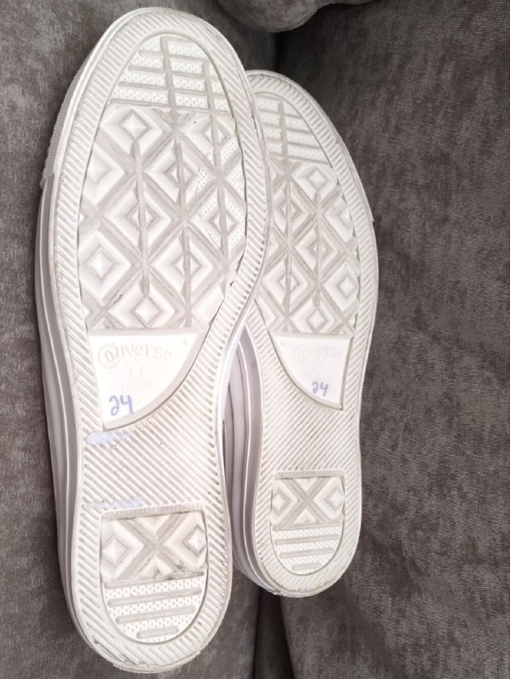 Converse Frilly Thrills Pink Scallop Low-Tops Size 9.5 - Picture 5 of 6